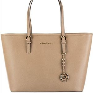 Michael Kors Jet Set Tote Bag